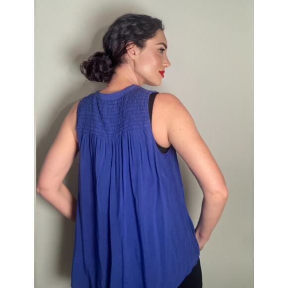 Holding Horses Anthropologie Smocked Electric Blue Sleeveless Top Soft ~Sz S/M/L - Picture 3 of 8